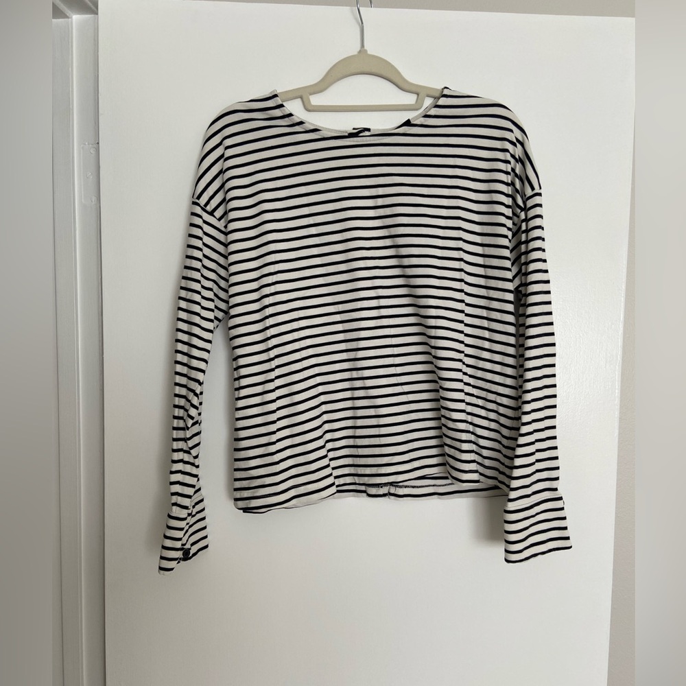 Women’s striped long sleeve shirt- size medium
